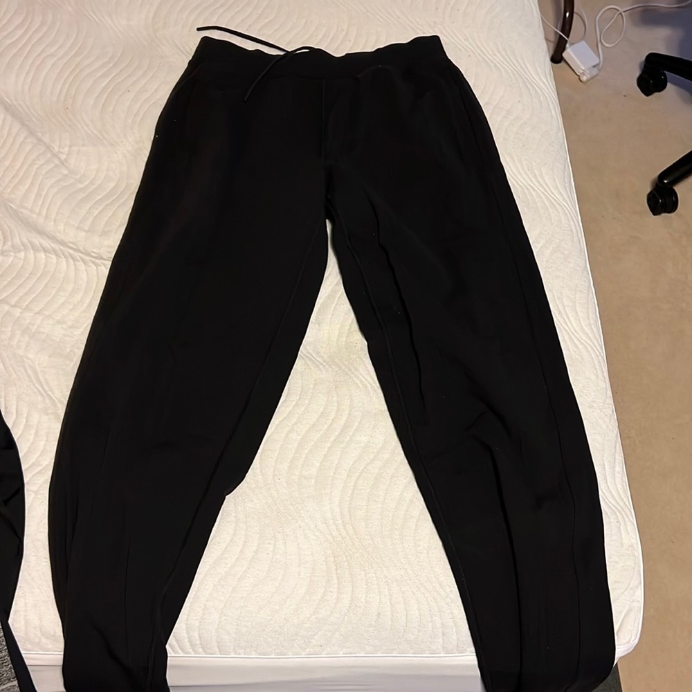 Black Lululemon sweatpants
